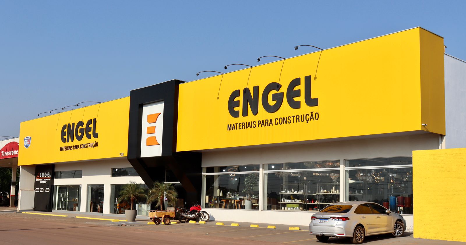 Fachada da loja Engel em Guarantã do Norte